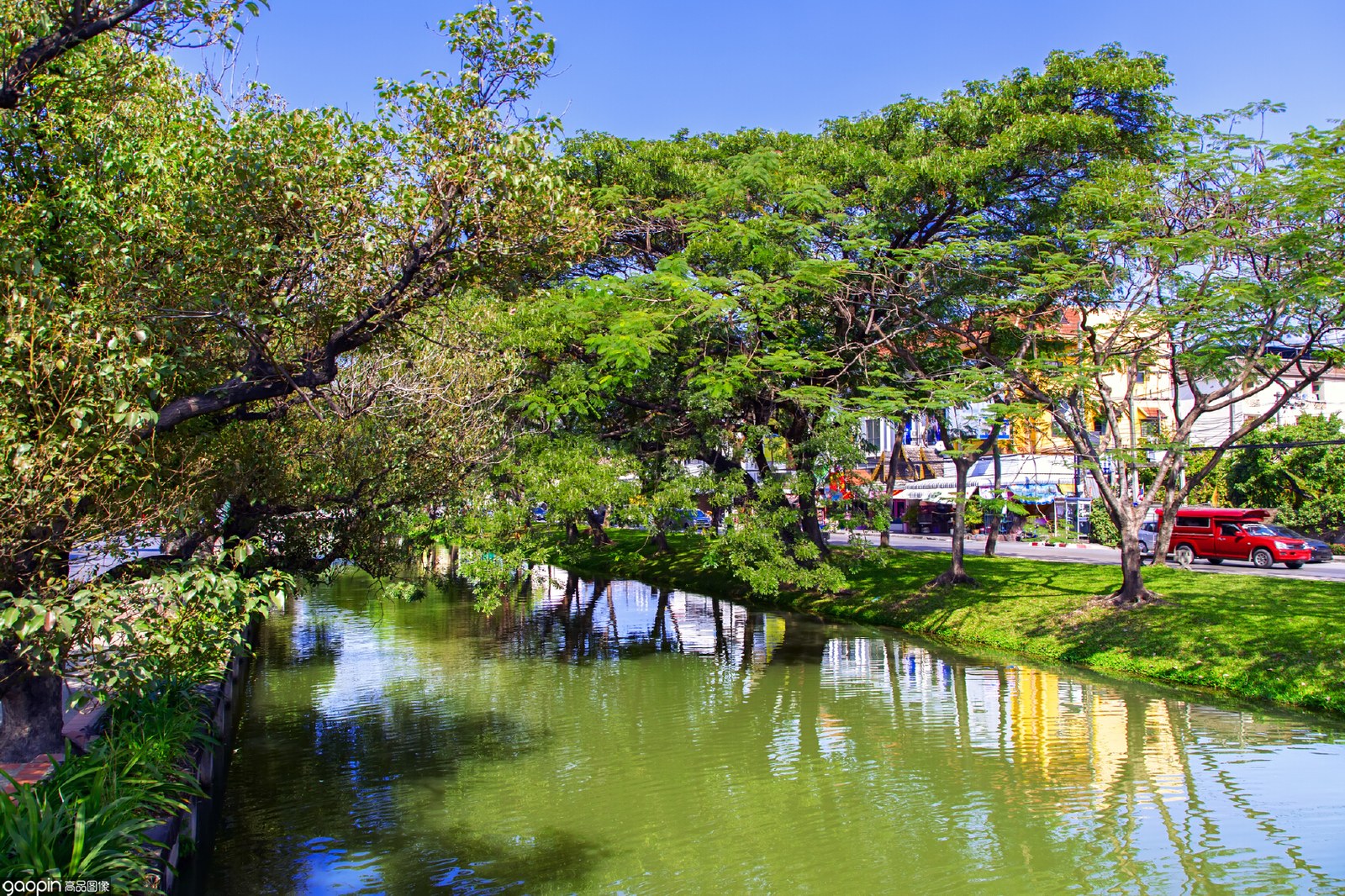 古城护城河